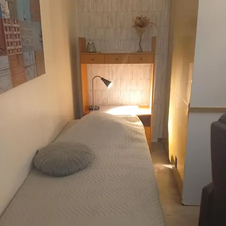 Valoisa Kaksio Rauhallisella Sijainnilla *