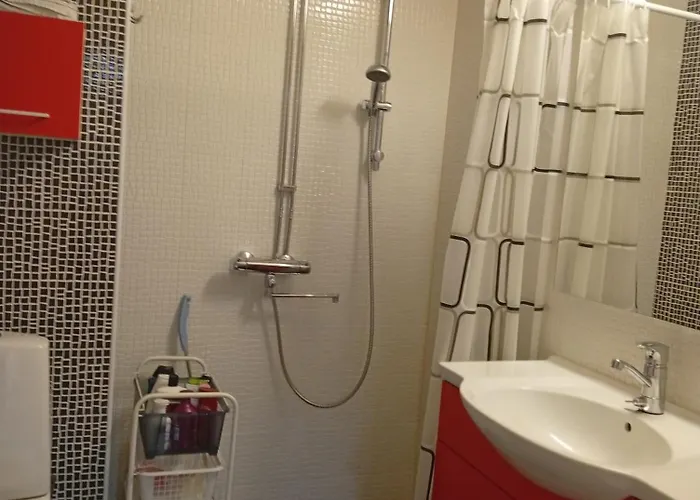 Valoisa Kaksio Rauhallisella Sijainnilla